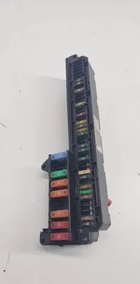 BMW 5 E60 E61 Fuse module 106887