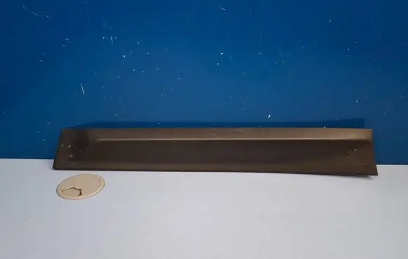 Rear door trim (molding)