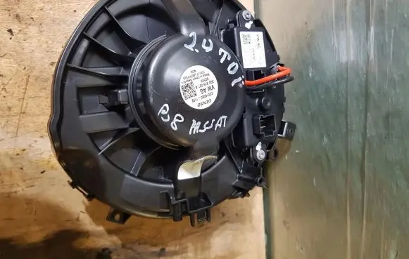 Volkswagen PASSAT B8 Heater fan/blower 3Q0907521A