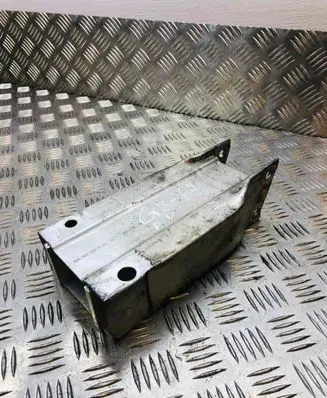 Mercedes-Benz C W204 Front bumper mounting bracket A2046201195