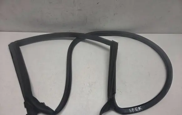 Audi S5 Rear door rubber seal (on body) 8T8633707C