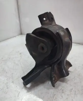 Hyundai Sonata Engine mount bracket