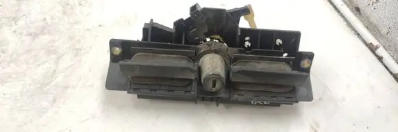 Audi A4 S4 B5 8D Tailgate/trunk/boot exterior handle 8d9827565