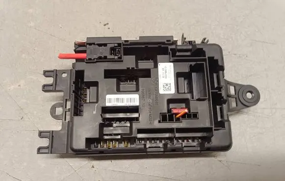 BMW 3 F30 F35 F31 Fuse box set 19446000001 21112013 9337880