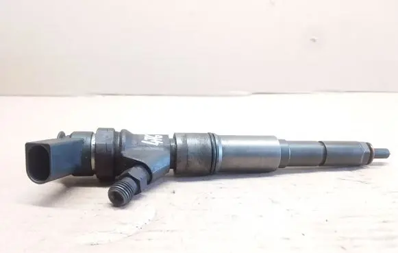 BMW 5 E60 E61 Fuel injector 7794652 0445110212