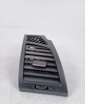 BMW 1 E82 E88 Dashboard side air vent grill/cover trim 7059188