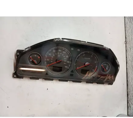 Volvo XC70 Speedometer (instrument cluster) 8673263 69294750T