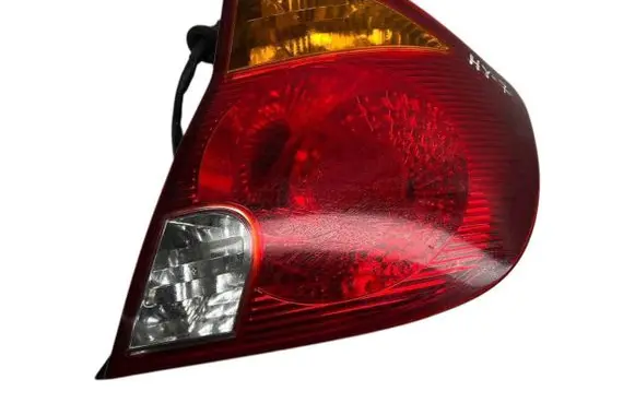 Hyundai Accent Rear/tail lights 92402257