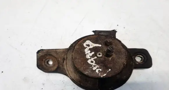 Subaru Legacy Engine mount bracket 