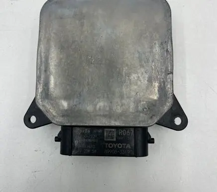 Toyota Camry VIII XV70 Headlight ballast module Xenon 8990833190 31800722