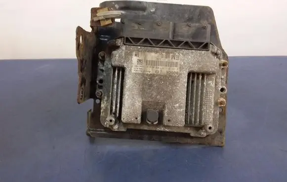 Opel Zafira B Engine control unit/module ECU 55205620