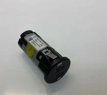 Porsche Macan (95B) USB socket connector 95B035252G