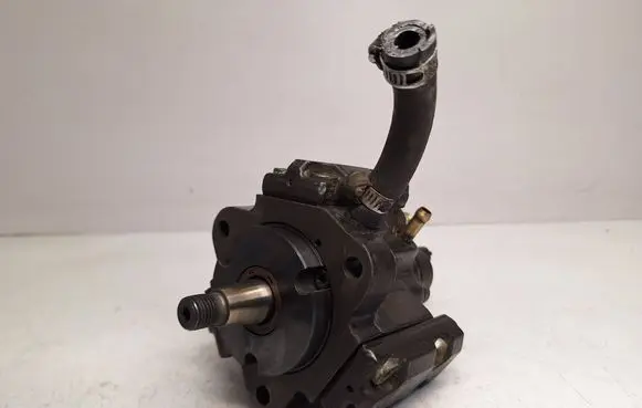 BMW X5 E53 Fuel injection high pressure pump 13517787632 13517787563
