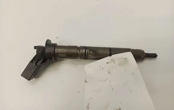 Mercedes-Benz C W203 Fuel injector A6420700587