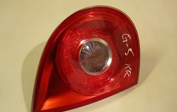 Volkswagen Golf IV Tailgate rear/tail lights 1K6945093E
