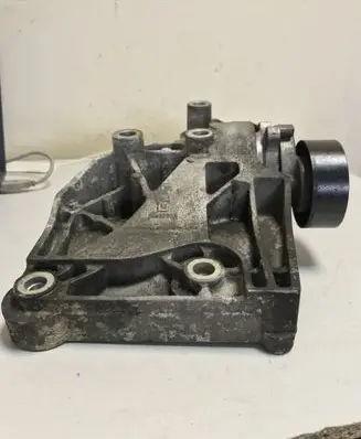 Opel Insignia A A/C compressor mount bracket 55562863