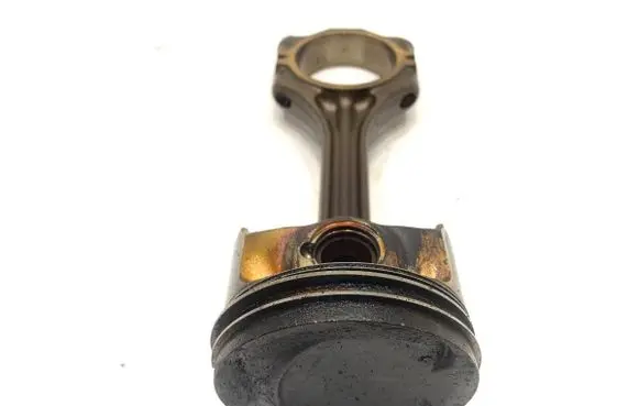 Seat Altea XL Piston with connecting rod CAX