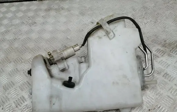 Mercedes-Benz E W211 Windshield washer fluid reservoir/tank 2118600560