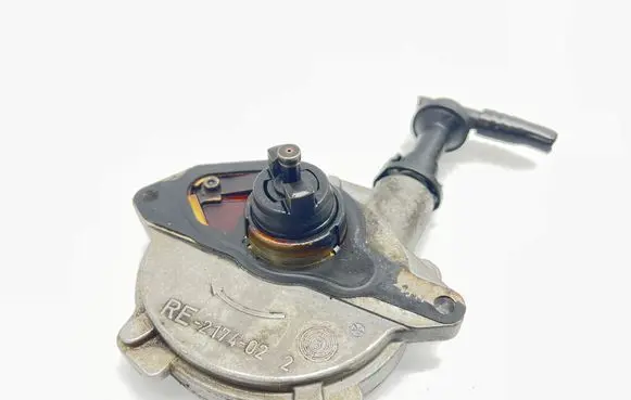 Mercedes-Benz C W203 Vacuum pump A2712300965