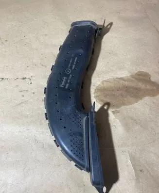 Ford Focus Air intake duct part F1F19E635CA
