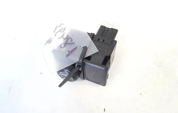 Nissan Almera Tino Wing mirror switch