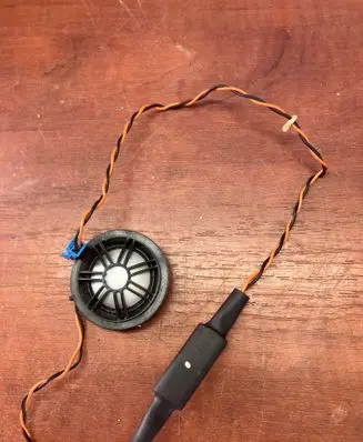 Front door high frequency speaker