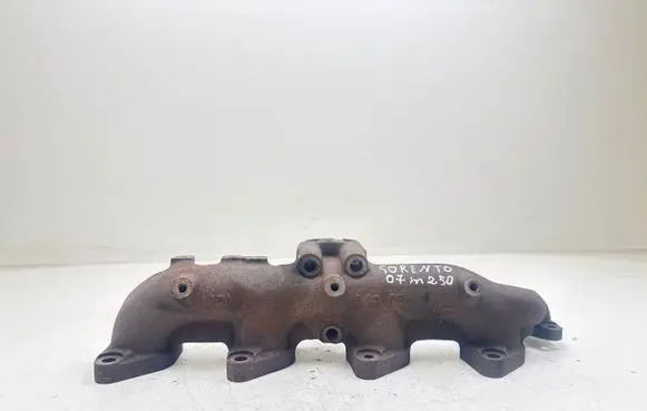 KIA Sorento Exhaust manifold