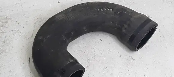 Opel Vectra C Intercooler pipe mounting bracket 13104290 24468052