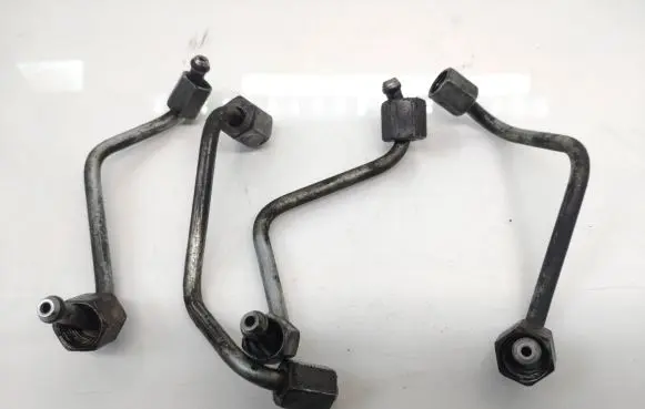 Hyundai Santa Fe Fuel injector supply line/pipe 