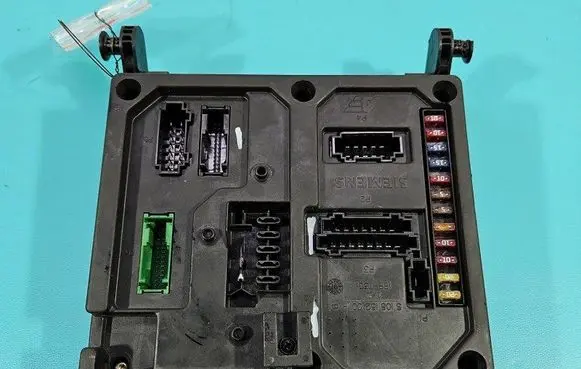 Ford Galaxy Central body control module 7M3962258S IMPRK1445656