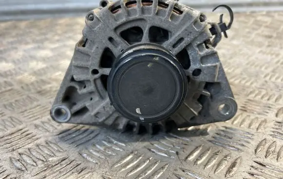 KIA Sportage Generator/alternator 373002A850 2611067 135V130A