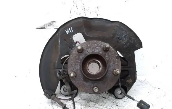 Mazda 3 III Front wheel hub spindle knuckle