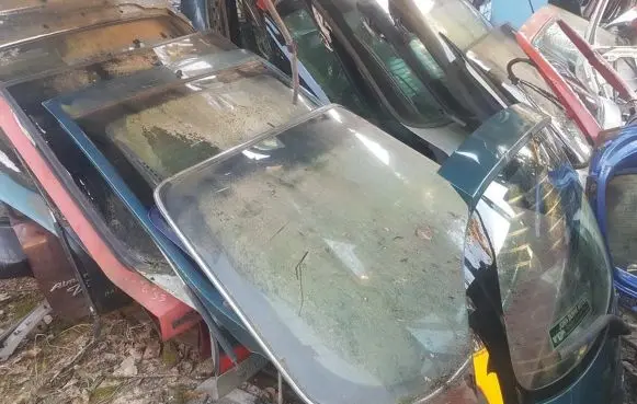 Ford Escort Tailgate/trunk/boot lid raudonas