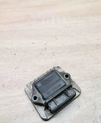 Volkswagen Golf III Glow plug pre-heat relay 191905351c 5wk6102