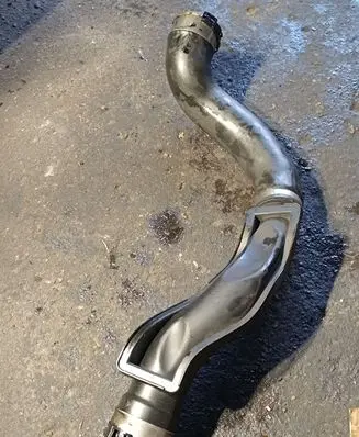 BMW 7 F01 F02 F03 F04 Intercooler hose/pipe 11617809834 7809834 473527001