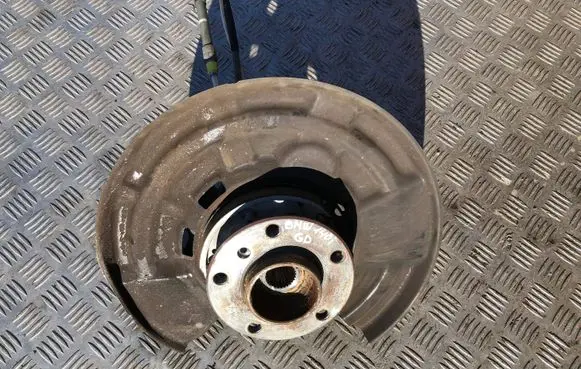 BMW 2 F22 F23 Rear wheel hub
