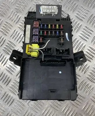 Toyota Avensis T220 Fuse box set 8273005010 230055012198