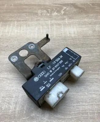 Coolant fan relay