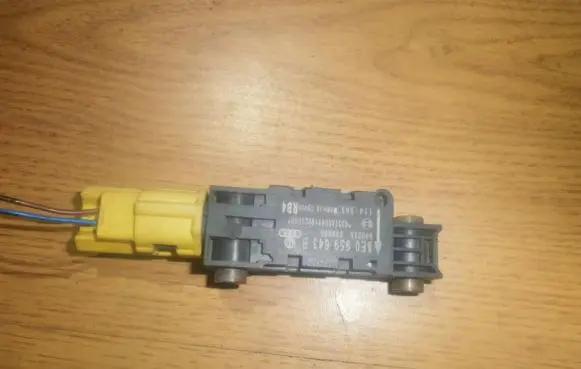 Audi A6 S6 C5 4B Airbag deployment crash/impact sensor 8E0959643B 6000888080806
