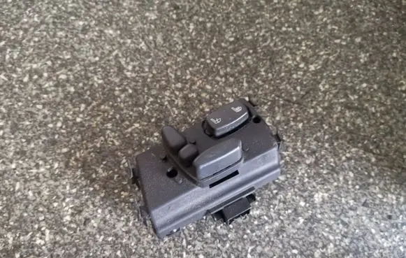 Chrysler Pacifica Seat control switch 