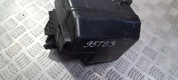 Toyota Avensis Verso Fuse box set