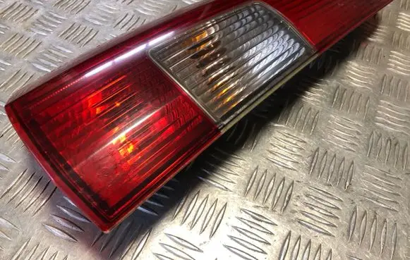 Volvo V70 Rear/tail lights 9154493