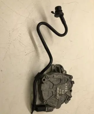 Volkswagen Touran II Vacuum pump 03L145100 1K0612041DR