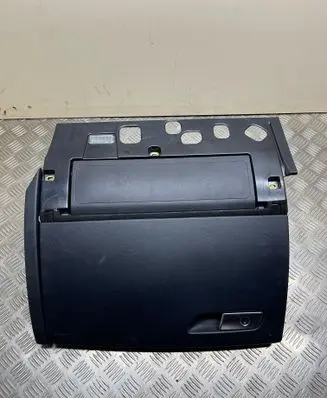 Audi A6 C7 Glove box