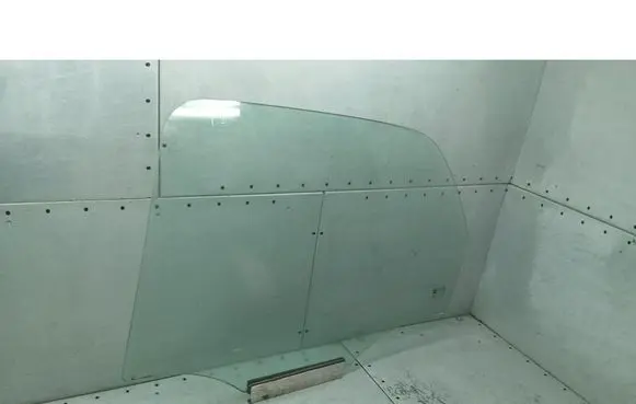 Opel Corsa C Rear door window glass