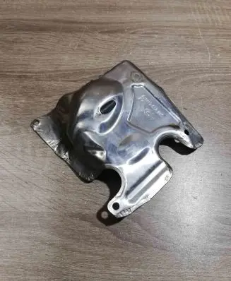 BMW 1 E82 E88 Heat shield in engine bay 7558905