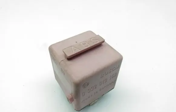 BMW 5 E34 Other relay 0332019168