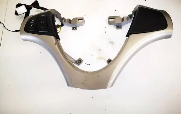 Hyundai i30 Steering wheel buttons/switches 6112187