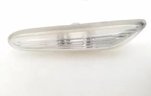 BMW 1 E82 E88 Front fender indicator light 7165742