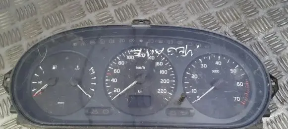 Renault Megane I Speedometer (instrument cluster) 215781612 21578161-2
